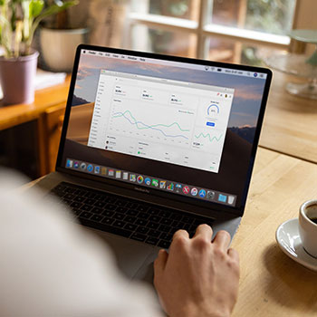 91网深度揭秘：花絮风波背后，大V在公司会议室的角色极少见令人意外